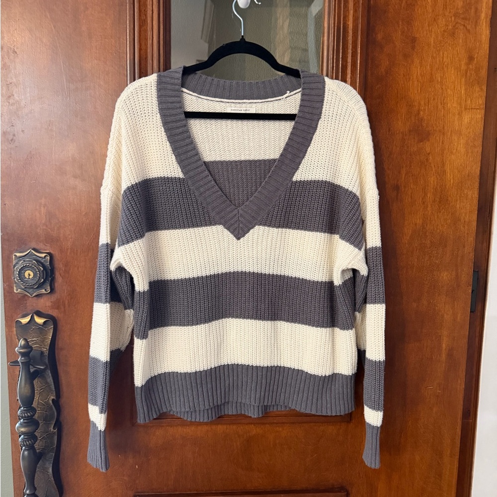 American Eagle medium Striped V-Neck Sweater - Cream and Gray